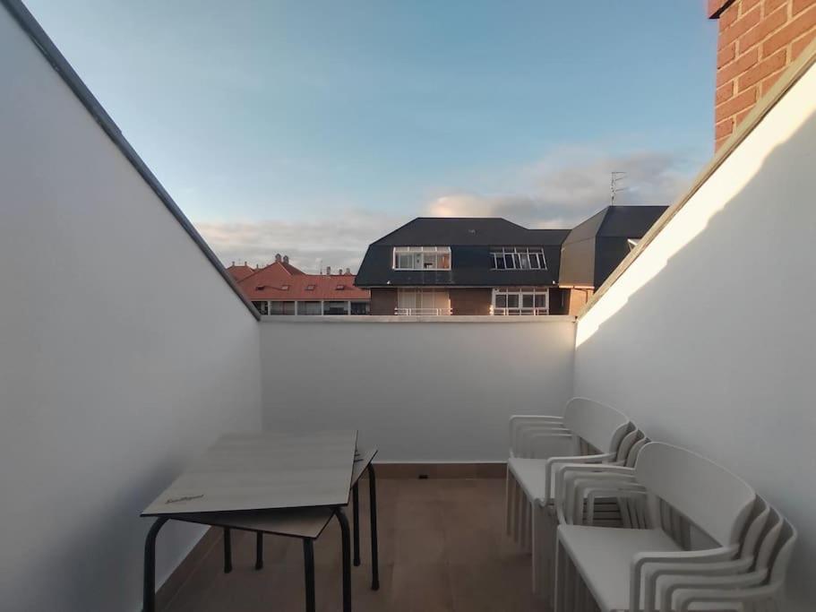 Appartamento Piso En Ajo Con Piscina Comunitaria Esterno foto